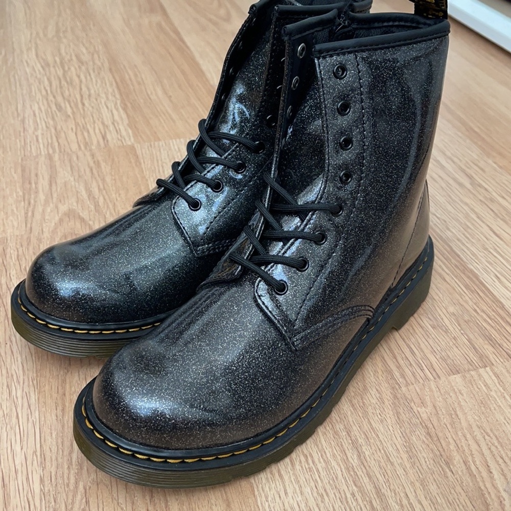 (SOLD) Dr Martens Youth 1460 Glitter Lace Up